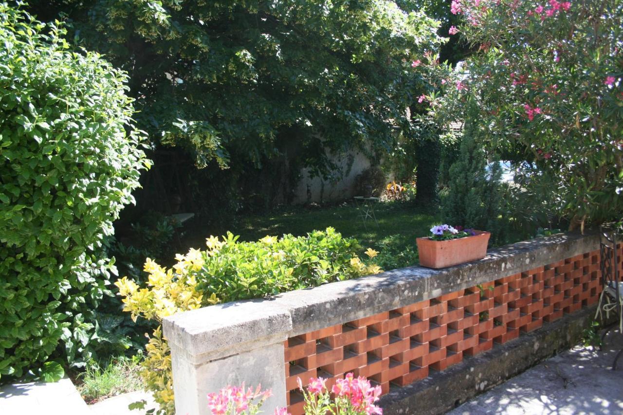Le Mas Des Dames Appartement Avignon Buitenkant foto